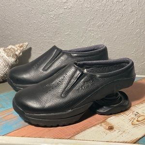 Z-coil women’s 7 pain relief footwear black mule sneakers
